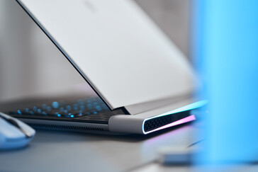 L'Alienware X16 arbore un design qui divise, c'est le moins que l'on puisse dire.