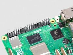 Le nouveau Raspberry Pi 5 est équipé de huit jeux de matrices de RAM LPDDR4X de 2 Go produites par Micron. (Source de l&#039;image : Raspberry Pi)