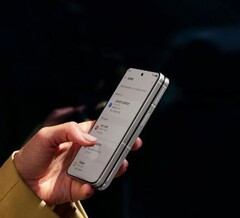 Applele premier appareil pliable d&#039;OPPO semble avoir une taille similaire à celle du Find N2 d&#039;OPPO. (Source de l&#039;image : OPPO)