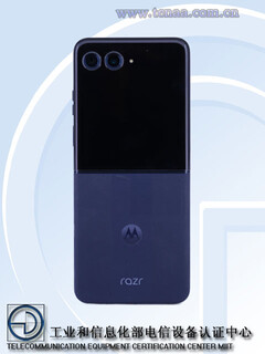 Le Motorola Razr+ 2024 pourrait avoir un nouveau coloris bleu foncé...