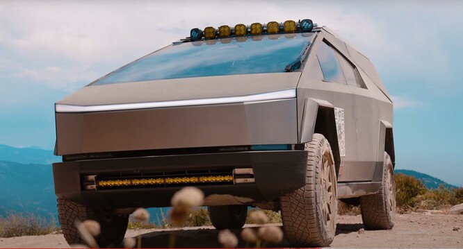 Le Cybertruck a passé le test et a réussi à impressionner le présentateur. (Source de l'image : Wild Horses Off-Road via YouTube)