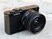 Panasonic a annoncé un kit zoom plus compact pour le Lumix S9. (Source de l'image : Panasonic)