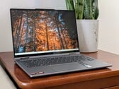 Critique du Lenovo Yoga 7 2-en-1 14AHP9 : Un convertible rapide de milieu de gamme freiné par un écran faible