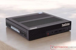 Lenovo ThinkStation P3 Tiny avec Intel Core i9-14900 et Nvidia T1000 test - fourni par