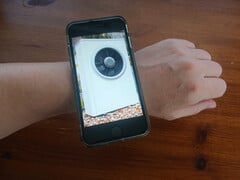 Si la température change, de l'électricité est produite : c'est comme une pompe à chaleur, mais en sens inverse.