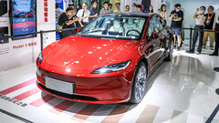 La Model 3 Highland dans une salle d&#039;exposition à Pékin (image : Tesla China)