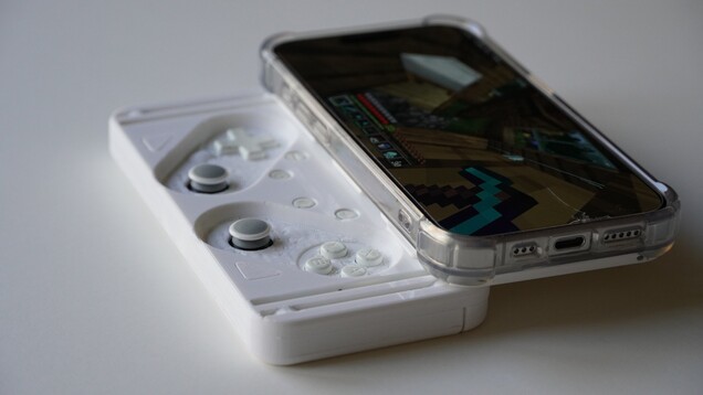 Le prototype M-Con vise à doter votre iPhone d'une manette de jeu coulissante (Source de l'image : M-Con)