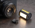 TTArtisan dévoile une jolie boîte de lumière LED pour film 35 mm avec une monture de griffe amovible. (Source de l'image : Shoten Kobo)