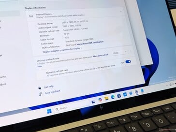 HP EliteBook X G1a : Taux de rafraîchissement adaptatif (source de l'image : Benjamin Herzig)