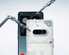 Le Nothing Phone (3a) est doté d'une vitre sur les deux faces et d'un cadre en plastique. (Source de l'image : Nothing)