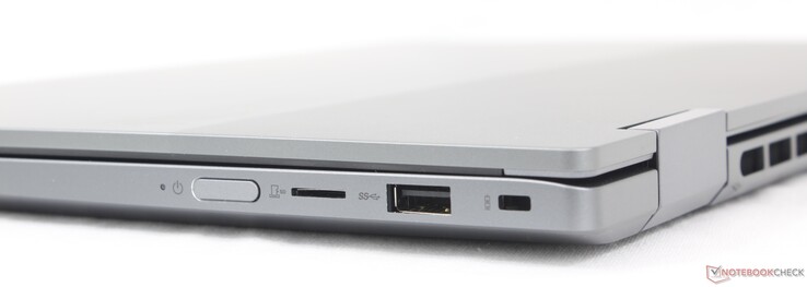 A droite : Bouton d'alimentation, lecteur MicroSD, USB-A (5 Gbps), verrou Kensington Nano