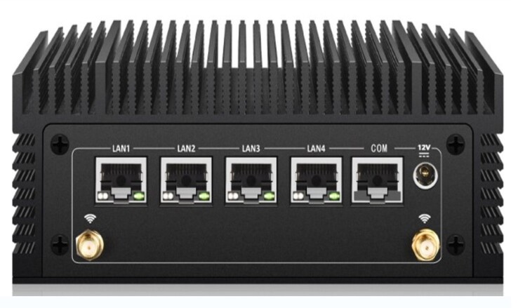 Arrière : 4x port LAN, 1 support PoE in, 1x RJ45 COM RS232, peut être mis à jour en RS485/RS422 (source : Newsmay)