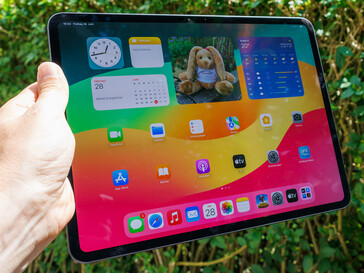 Utilisation de l'iPad Pro 13 à l'extérieur Apple