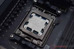 CPU AMD dans le socle d&#039;une carte mère de bureau