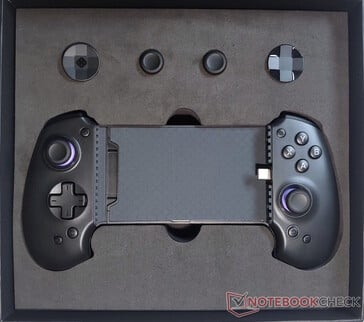 La manette Abxylute S9 est livrée avec deux paires d'embouts de stick analogique et trois D-pads. (Source de l'image : Notebookcheck)