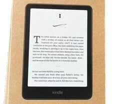 La nouvelle génération de Kindle Paperwhite est dotée d&#039;un écran plus grand. (Source de l&#039;image : gavan820 / Reddit)