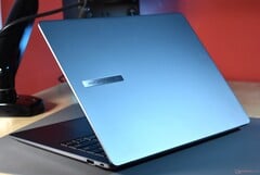 Intel à nouveau efficace : L&#039;Asus ExpertBook P5 atteint 16 heures d&#039;autonomie avec Lunar Lake (source d&#039;image : Benjamin Herzig / Notebookcheck)