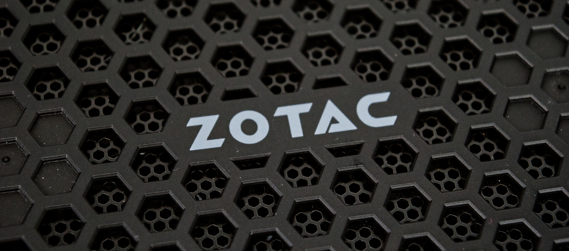 Test : Le mini PC Zbox Nano AQ01 de Zotac manque de muscles