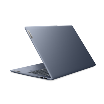 Lenovo a réussi à intégrer deux ports USB de type A dans son IdeaPad Slim 5x. (Source de l'image : Lenovo)