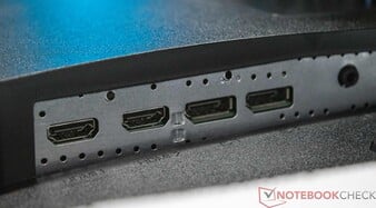 HDMI et DisplayPort à l'arrière