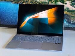 Samsung Galaxy Book4 Edge 16 avis. Appareil de test fourni par Samsung Allemagne.