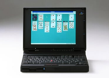 Un ThinkPad d'IBM des années 1990 (source de l'image : richardsapperdesign.com)