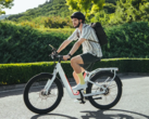 Le vélo électrique NIU BQi-C3 est équipé de deux batteries interchangeables d'une capacité combinée de 920 Wh. (Image source : NIU)