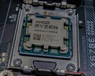 AMD devrait dévoiler deux nouveaux processeurs X3D au CES 2025 (source d'image : Notebookcheck)