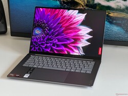 Examen du Lenovo Yoga Pro 7 14 G9. Appareil de test fourni par :