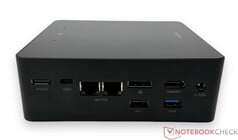 Côté gauche : OCulink, USB4, 2x RJ45-5G-Ethernet, DisplayPort 2.0, HDMI 2.1, USB 2.0, USB 3.2 Gen1, connecteur d'alimentation