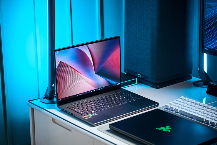 Le Rog Zephyrus G14 est doté d'un écran OLED Samsung avec un taux de rafraîchissement de 120 Hz et G-Sync.