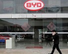 BYD a dépassé Tesla en 2022 en tant que premier fabricant mondial de VE. (Source de l'image : Reuters)