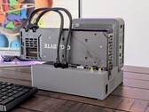 Le dock eGPU pour mini PC de Beelink est désormais en open-source. (Source de l'image : Notebookcheck / Allen Ngo)