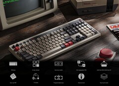 Le nouveau clavier mécanique 8BitDo Retro 108 est une version sans compromis du clavier mécanique existant de 8BitDo. (Source de l&#039;image : 8BitDo - édité)