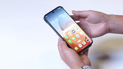 Une nouvelle fuite montre le dos redessiné de l&#039;Oppo Find X8 (Image source : Oppo Zhou Yibao)