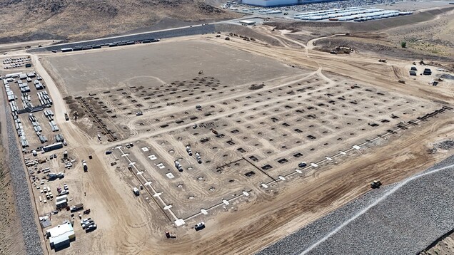 La photo du chantier révèle que Tesla est en train de réaliser les fondations (Source de l'image : Dan Priestley)