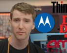 Linus Tech Tips qualifie les téléphones Motorola et les ordinateurs portables ThinkPad de "marques zombies" (Source : Linus Tech Tips / Youtube)