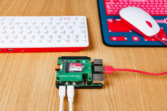 Le kit SSD Raspberry Pi peut encore être acheté sous forme de HAT chez certains détaillants. (Source de l&#039;image : Raspberry Pi Foundation)