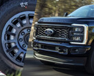 Une nouvelle série de fuites laisse entrevoir l'arrivée d'un pick-up Ford Super Duty électrique équipé de moteurs dans les moyeux. (Source de l'image : Ford / Autoblog - édité)