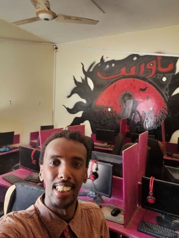 Mohammed a ouvert le cybercafé il y a près de 4 ans. (Source de l'image : Reddit)