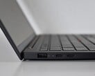 Enfin une bonne autonomie avec Intel : Le Lenovo ThinkPad X1 Carbon Gen 13 montre les progrès d'Intel en matière d'efficacité (source d'image : Benjamin Herzig)