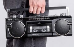 Sanwa Supply lance un boombox multifonction Bluetooth capable de convertir des cassettes en fichiers MP3. (Source de l&#039;image : Sanwa Supply)