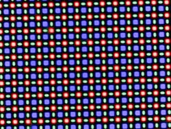 L'écran OLED est basé sur une matrice de sous-pixels RG/BG composée d'une diode électroluminescente rouge, d'une diode électroluminescente bleue et d'une diode électroluminescente verte