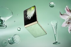 Le Tecno Phantom V Flip 2 a un écran plus grand que son prédécesseur. (Source de l&#039;image : Tecno) 