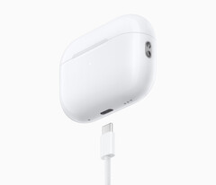 Les Airpods Pro 2 seront désormais livrés avec un étui de charge USB-C (Image Source : Apple)