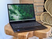 Test du MSI Summit E13 AI Evo : sérieux problèmes de goulet d'étranglement du Core Ultra 7