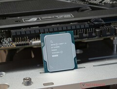 L&#039;Intel Core i9-14900K perd jusqu&#039;à 23% de ses performances multicore après une mise à jour du BIOS censée remédier à la dégradation du processeur. (Source de l&#039;image : Sebastian Bade / Notebookcheck)