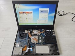 Mise en œuvre d'un ordinateur portable (Image Source : Vogons)
