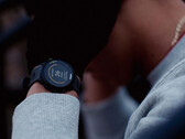 La Forerunner 945 est l'une des trois anciennes smartwatches Forerunner à bénéficier d'une nouvelle mise à jour. (Source de l'image : Garmin)