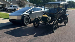 Le Cybertruck à côté d&#039;une Ford Model T (Image source : COO/FB)